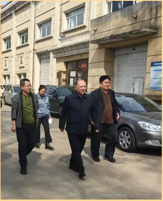 英国上市公司365党委书记、董事长孙明带队开展节前安全检查